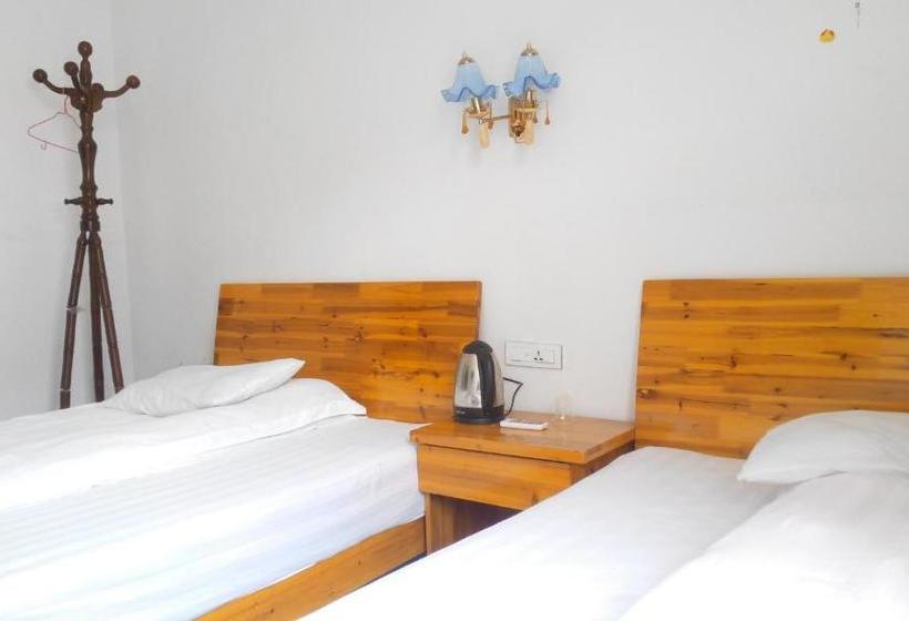 Отель Sanqingshan Jinyilai Inn