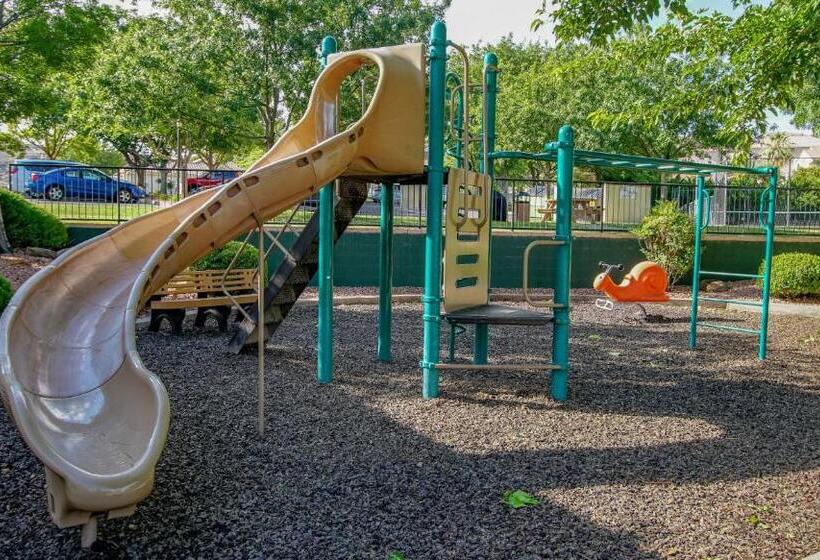 Multi Resorts At Villas At Southgate