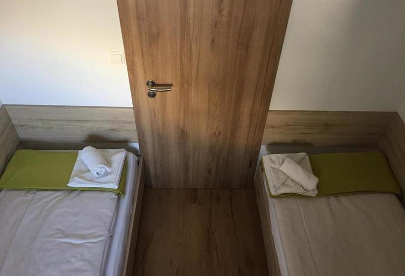 پانسیون Apartmaji In Sobe Tina