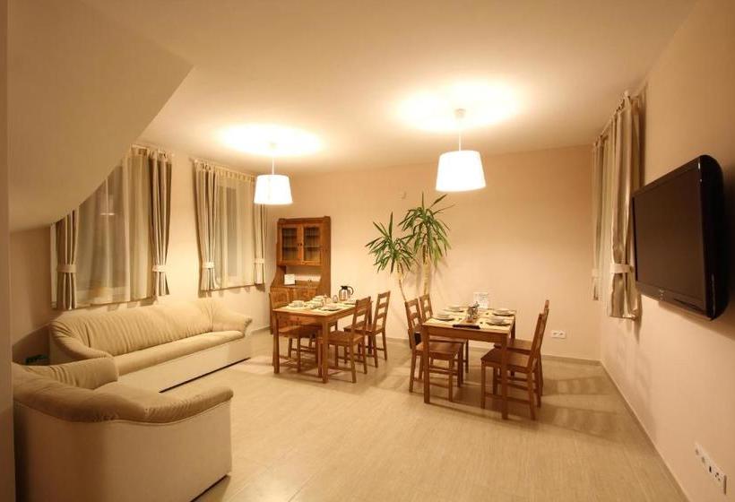פנסיון Apartman Gondola
