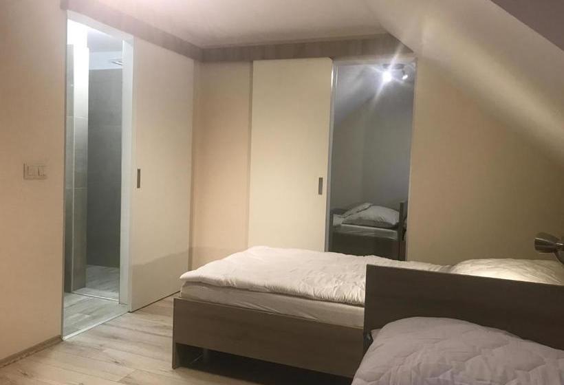 פנסיון Apartman Gondola