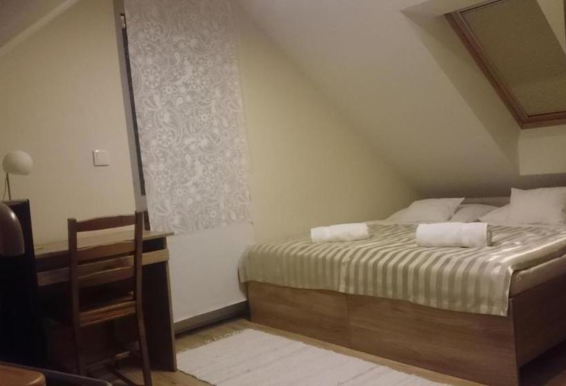 פנסיון Apartman Gondola