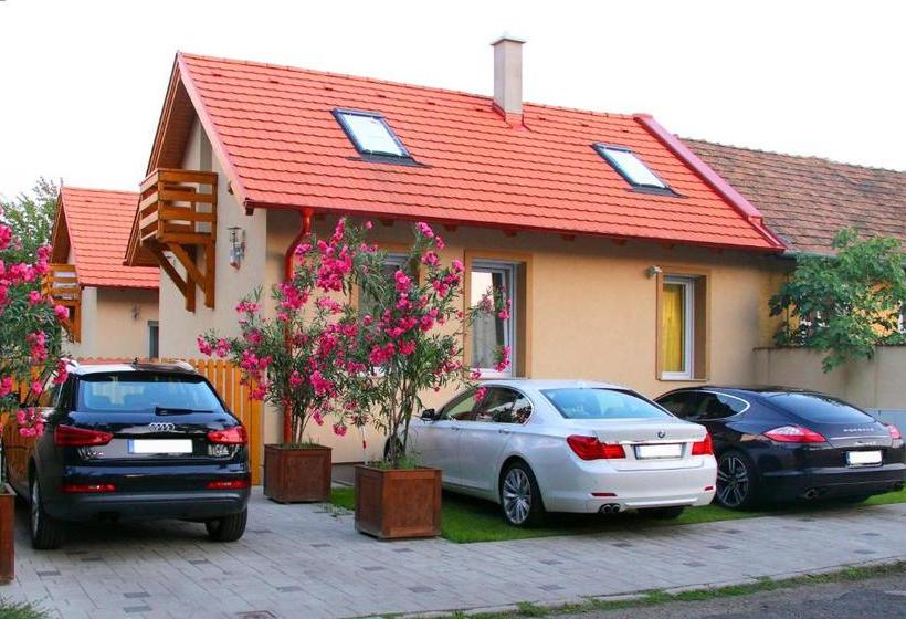 פנסיון Apartman Gondola