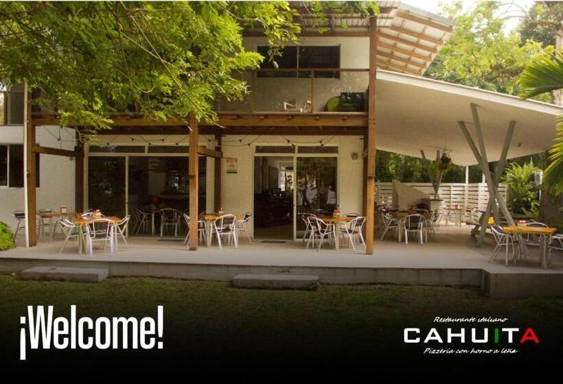 פנסיון Cahuita Inn