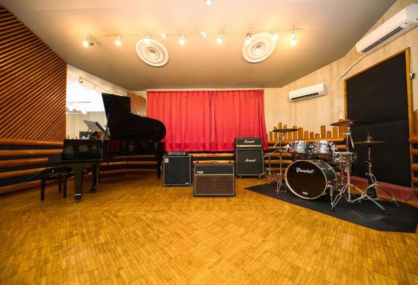 پانسیون Camelot