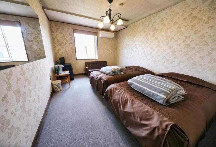 پانسیون Camelot