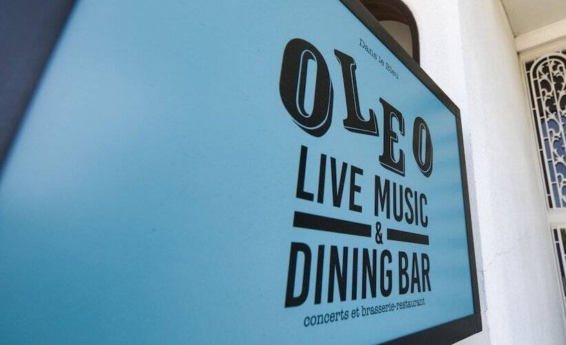 پانسیون Camelot