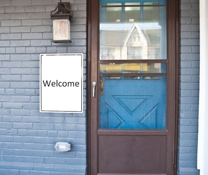 بنسيون Colour Cube Guest House