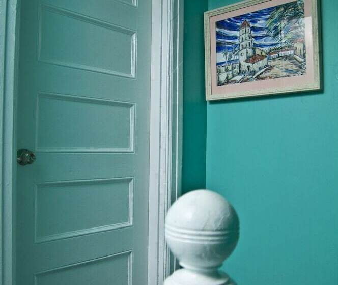 بنسيون Colour Cube Guest House