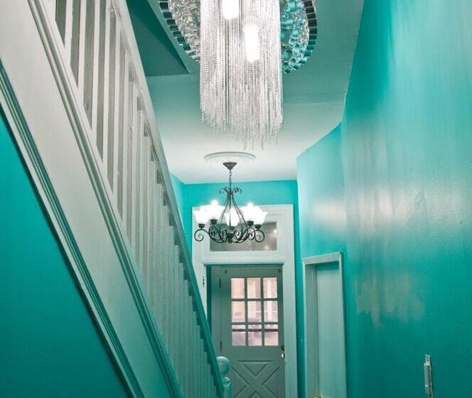 بنسيون Colour Cube Guest House