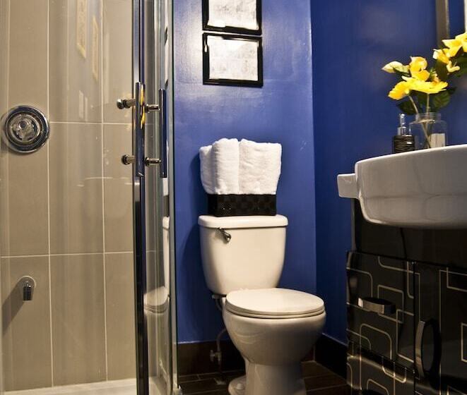 بنسيون Colour Cube Guest House