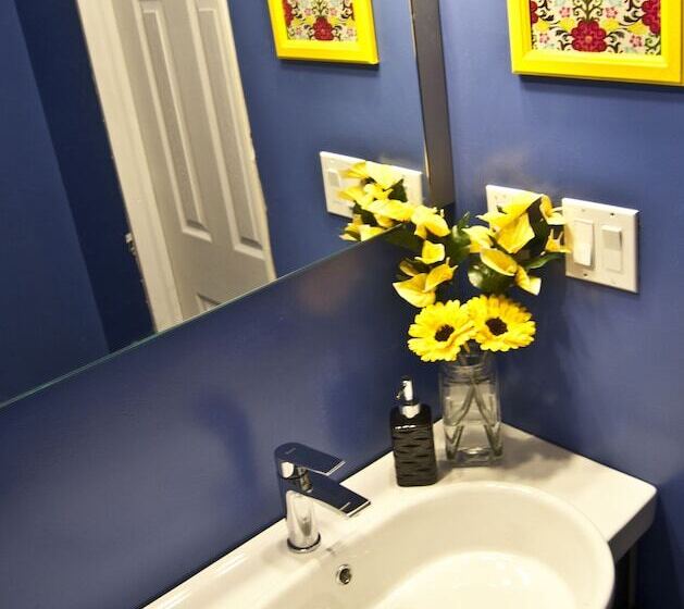 بنسيون Colour Cube Guest House