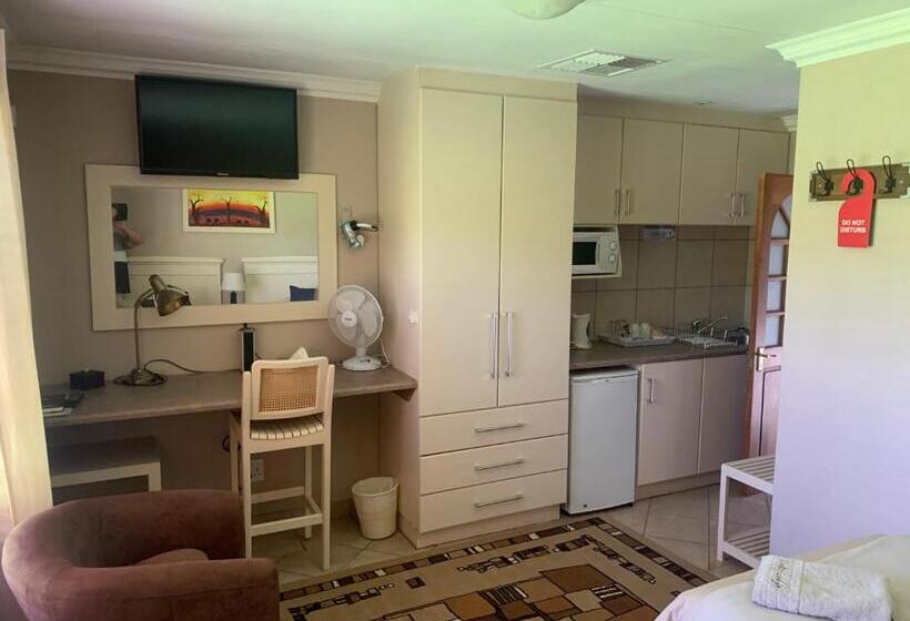 פנסיון Dobbs Lodge