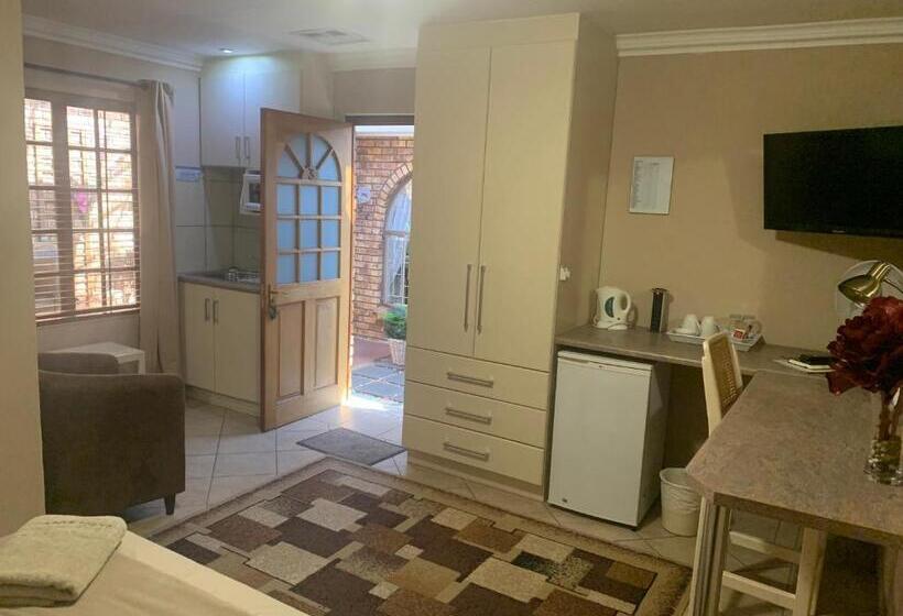 פנסיון Dobbs Lodge