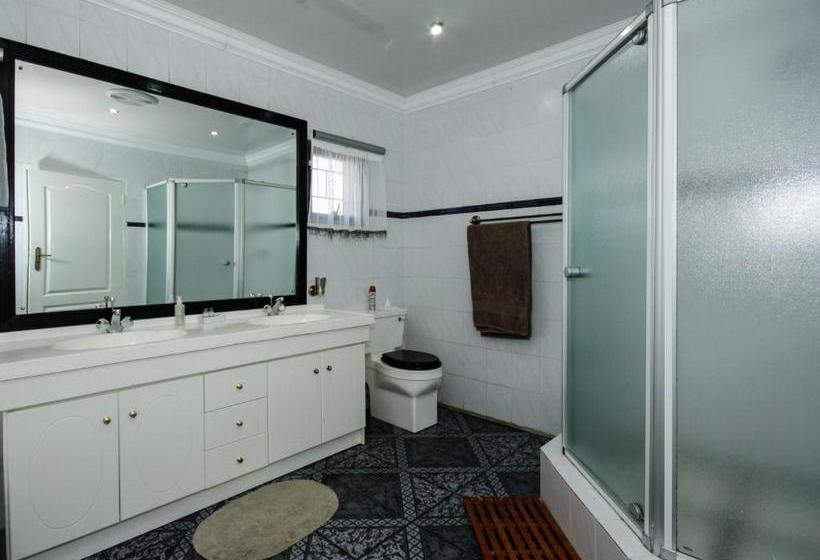 Пансион Dormio Manor Guest Lodge