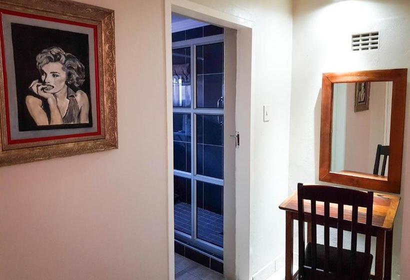 Пансион Dormio Manor Guest Lodge