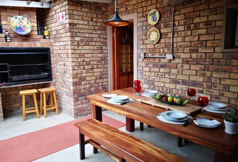 Пансион Dormio Manor Guest Lodge