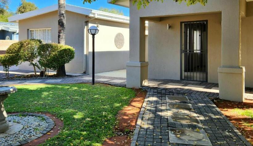 膳宿费 Green Kalahari Guesthouse