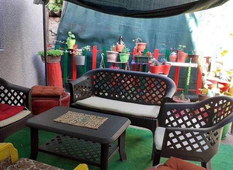 پانسیون Guest House Zarnovel Palace