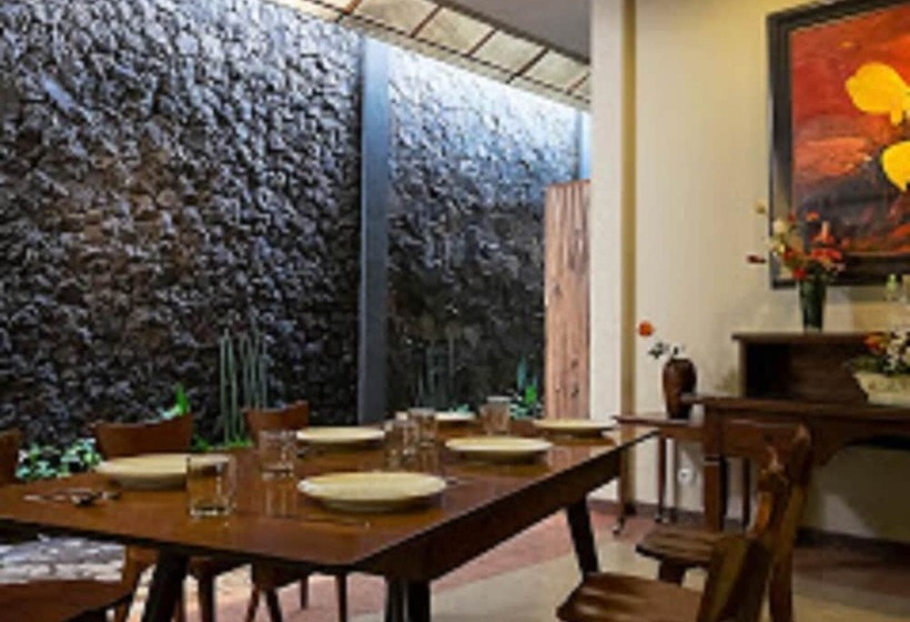 بنسيون Helena Guest House