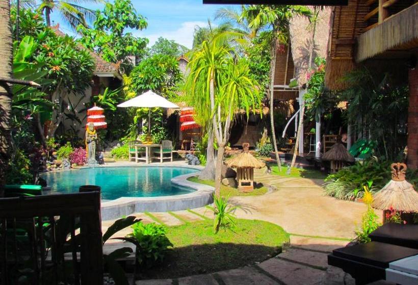 פנסיון Hobbit S House Homestay