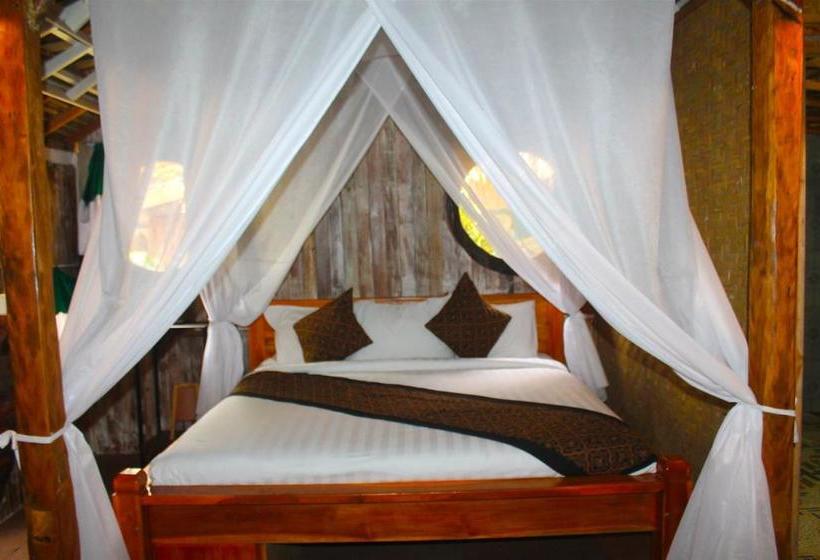 פנסיון Hobbit S House Homestay