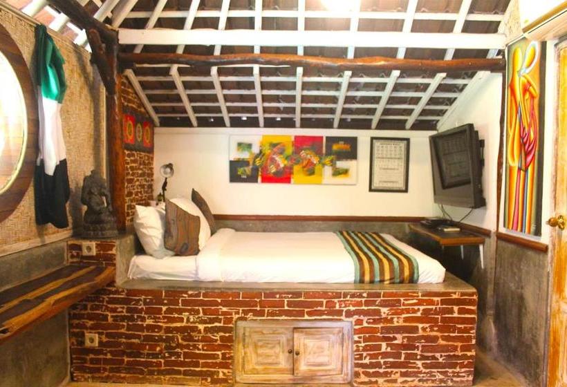 פנסיון Hobbit S House Homestay