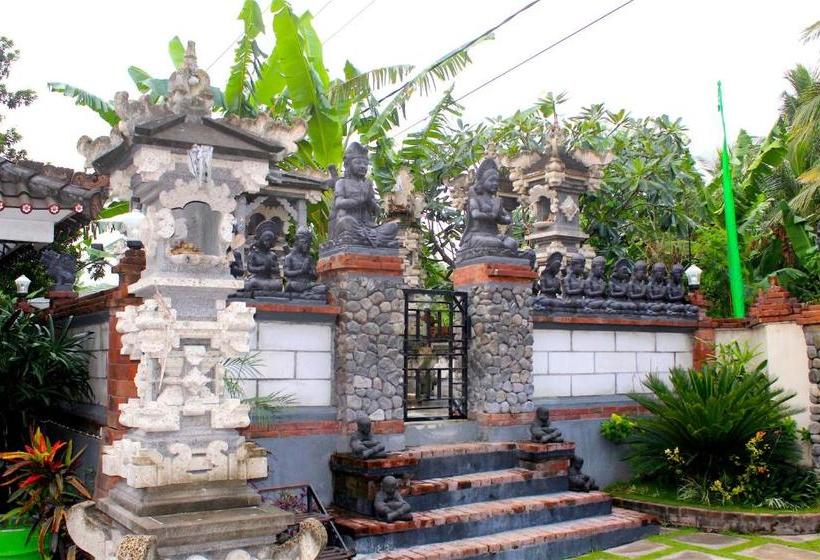 פנסיון Hobbit S House Homestay