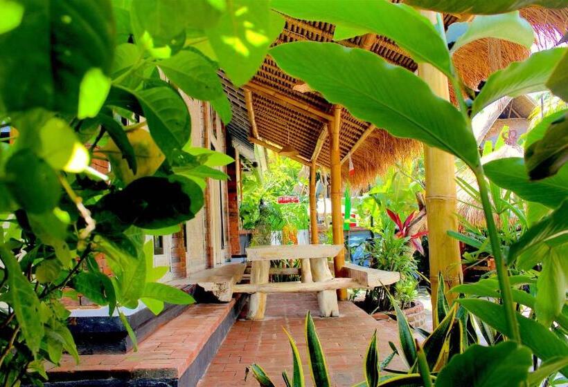 פנסיון Hobbit S House Homestay