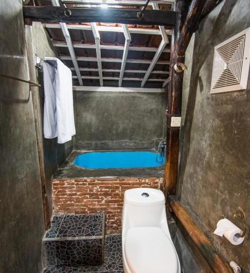 פנסיון Hobbit S House Homestay