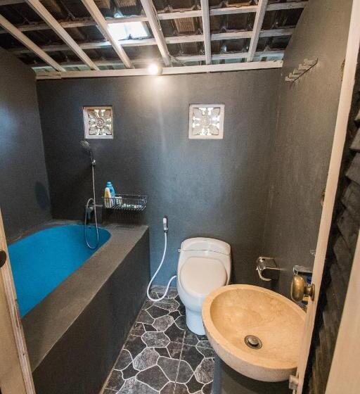 פנסיון Hobbit S House Homestay