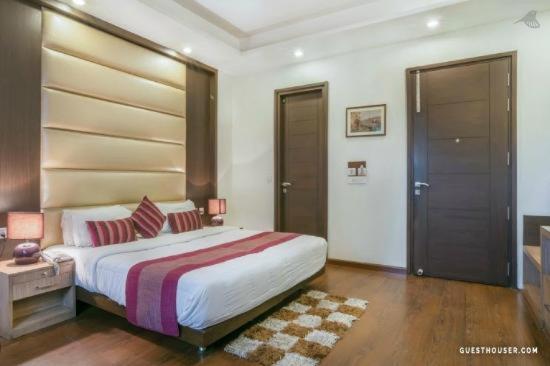 Пансион Indiyaah Inn