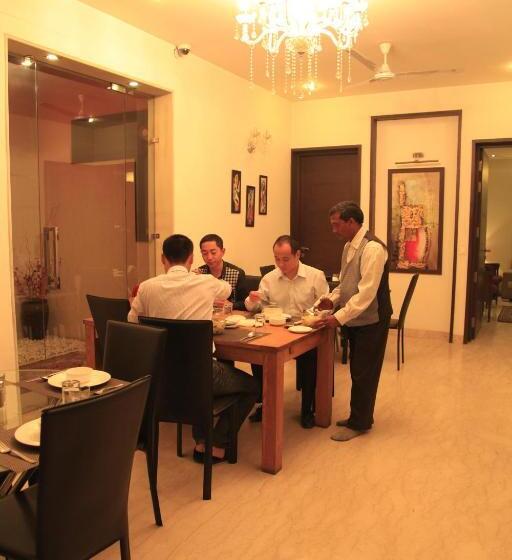 Пансион Indiyaah Inn