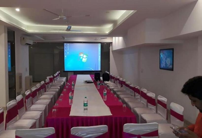 Пансион Indiyaah Inn