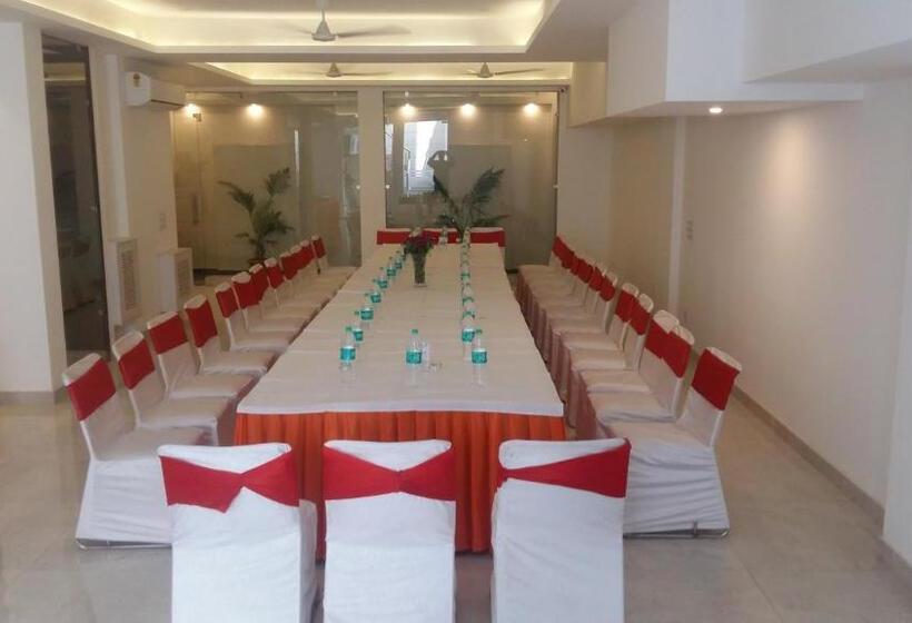 Пансион Indiyaah Inn