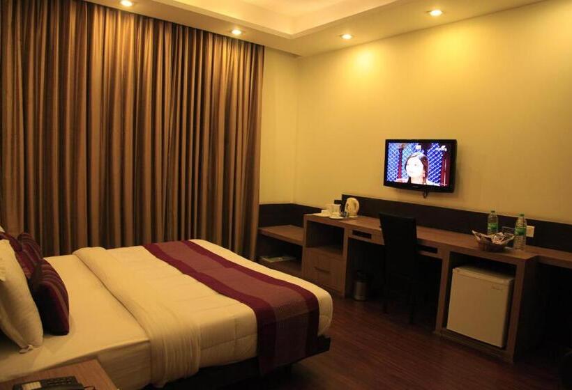 Пансион Indiyaah Inn