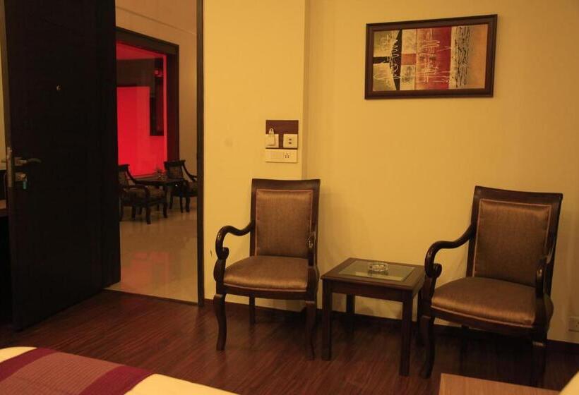 Пансион Indiyaah Inn