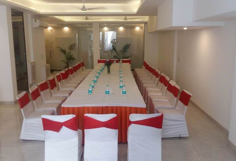 Пансион Indiyaah Inn