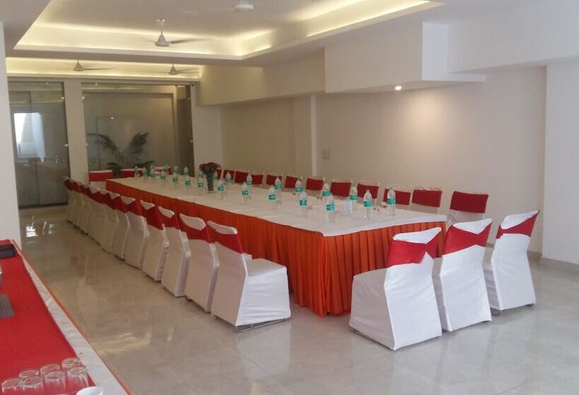 פנסיון Indiyaah Inn