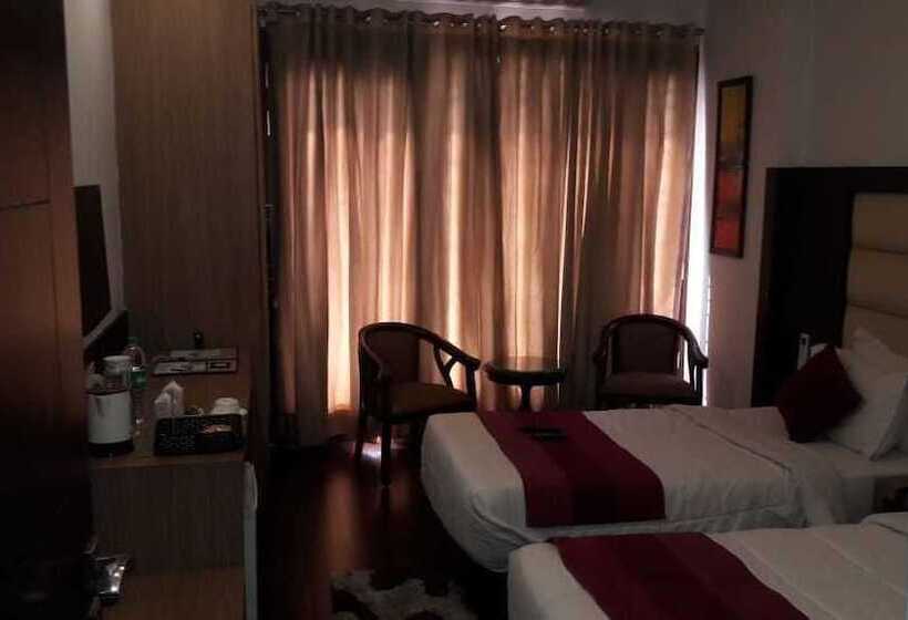 Пансион Indiyaah Inn