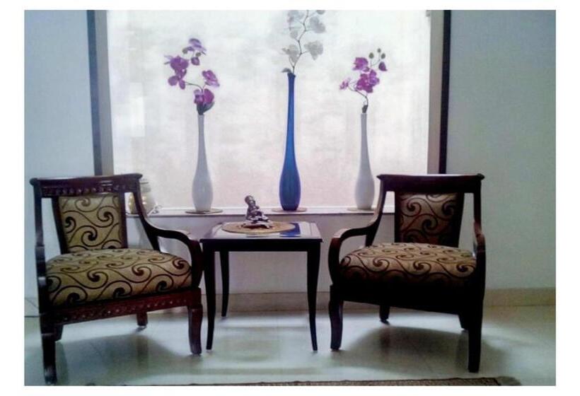 Пансион Indiyaah Inn