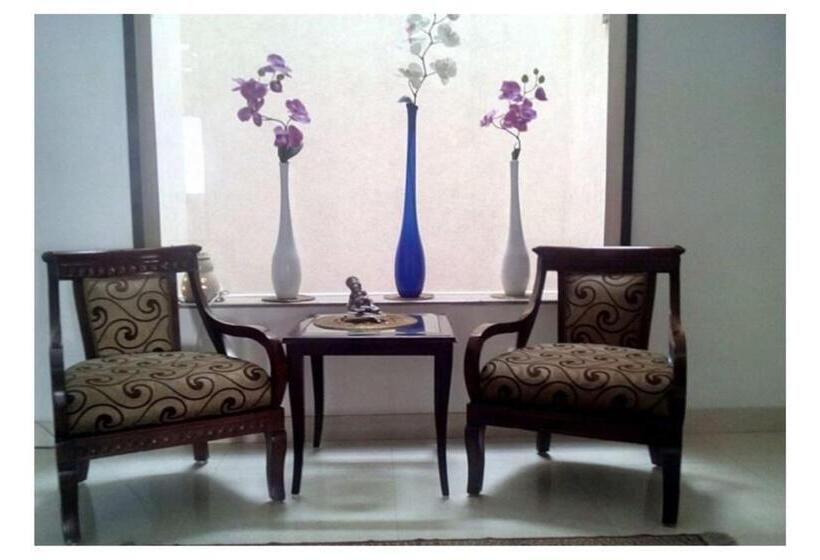 Пансион Indiyaah Inn