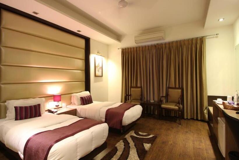 Пансион Indiyaah Inn