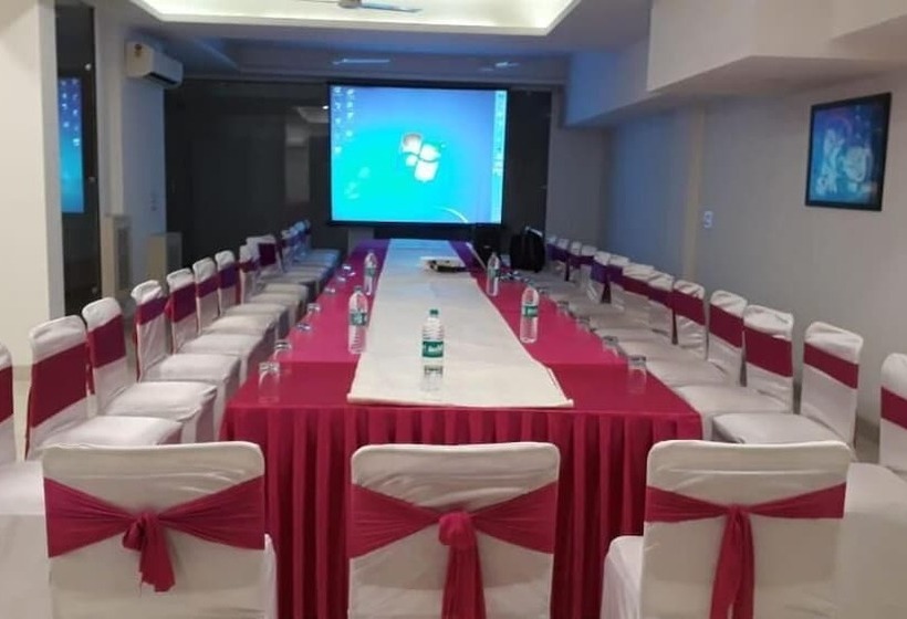 Пансион Indiyaah Inn