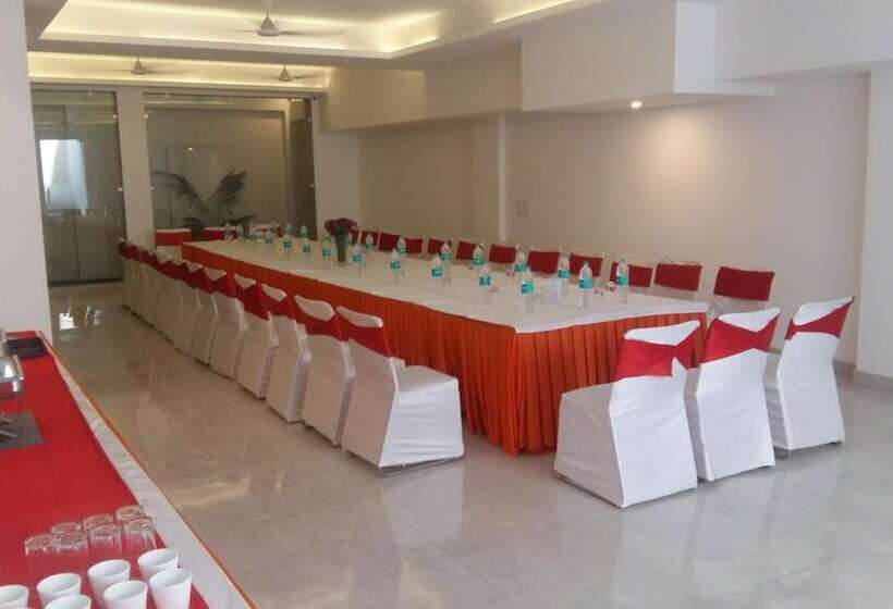 Пансион Indiyaah Inn