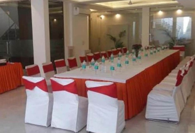 Пансион Indiyaah Inn