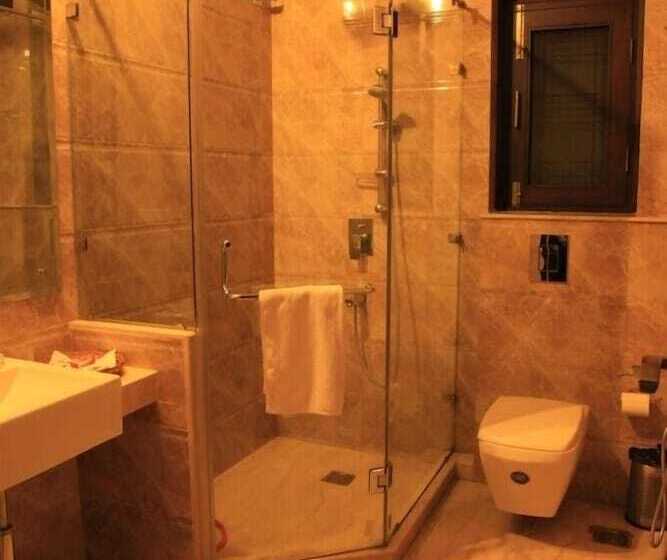 פנסיון Indiyaah Inn