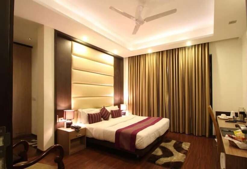 Пансион Indiyaah Inn