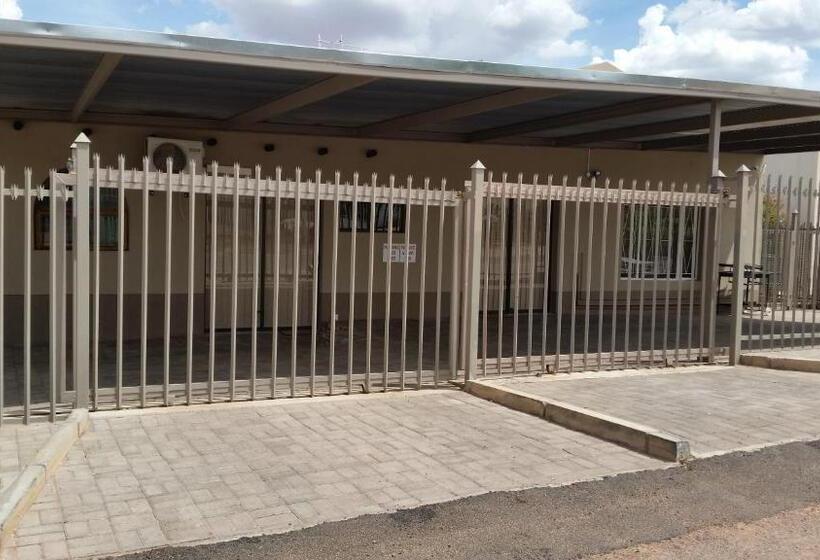 膳宿费 Kalahari Rus