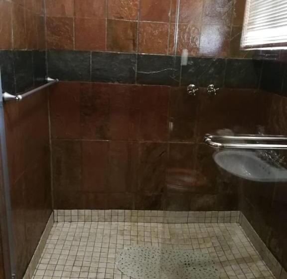 膳宿费 Kalahari Rus